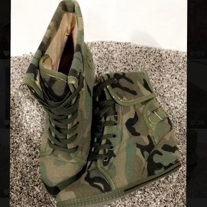 Women’s Camo- Army Fatigue Prints Wedge Heel Shoes